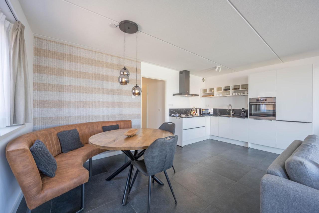 Meerzicht 24 - Luxury Family Accommodation With Beautiful Lake Side View Uitgeest Bagian luar foto