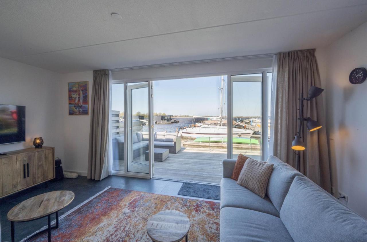 Meerzicht 24 - Luxury Family Accommodation With Beautiful Lake Side View Uitgeest Bagian luar foto