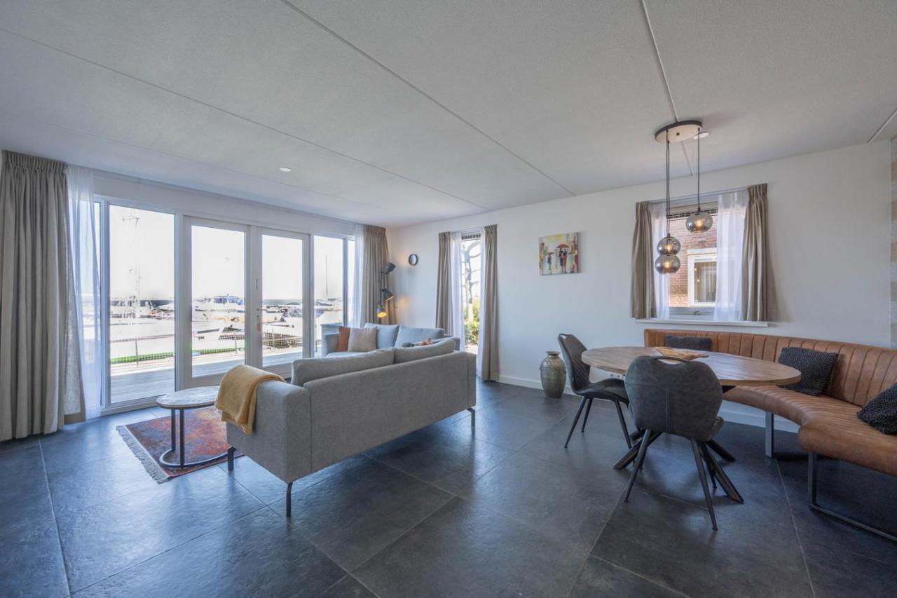 Meerzicht 24 - Luxury Family Accommodation With Beautiful Lake Side View Uitgeest Bagian luar foto
