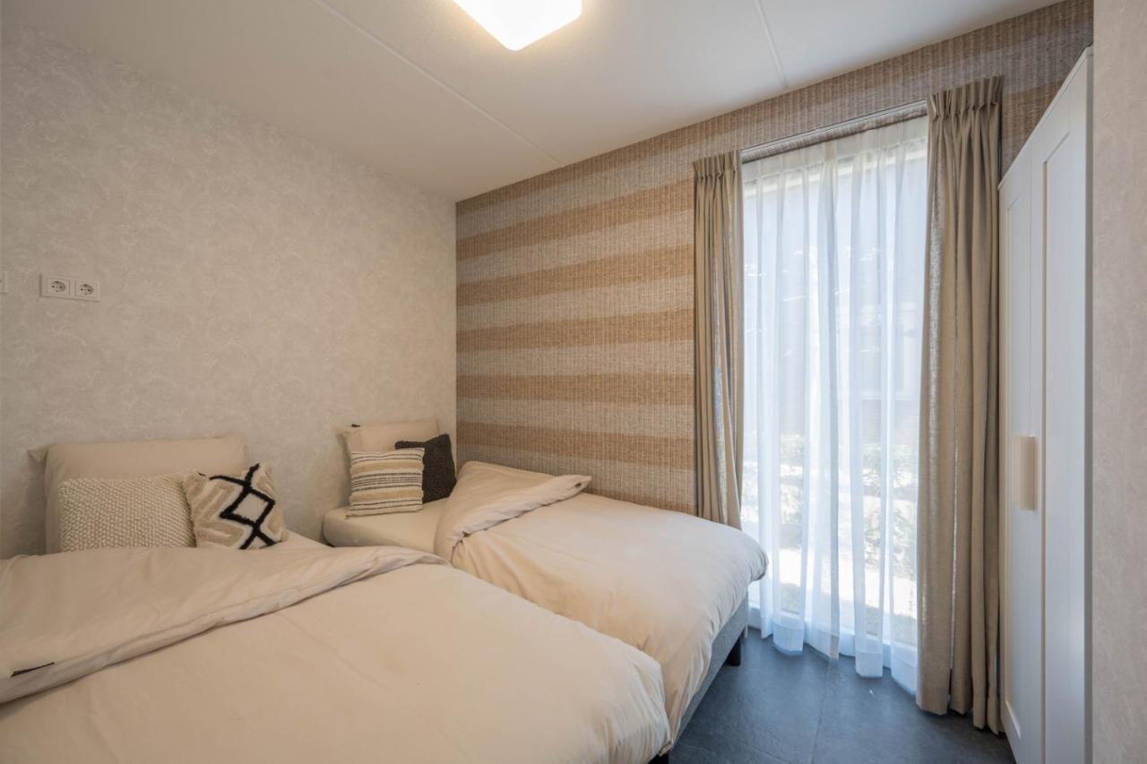Meerzicht 24 - Luxury Family Accommodation With Beautiful Lake Side View Uitgeest Bagian luar foto